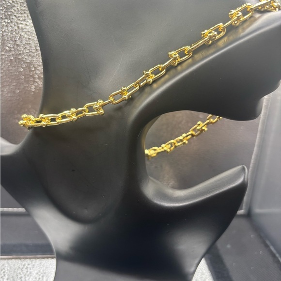 Gorgeous Gold Chain Necklace With CZ Center - Picture 4 of 4